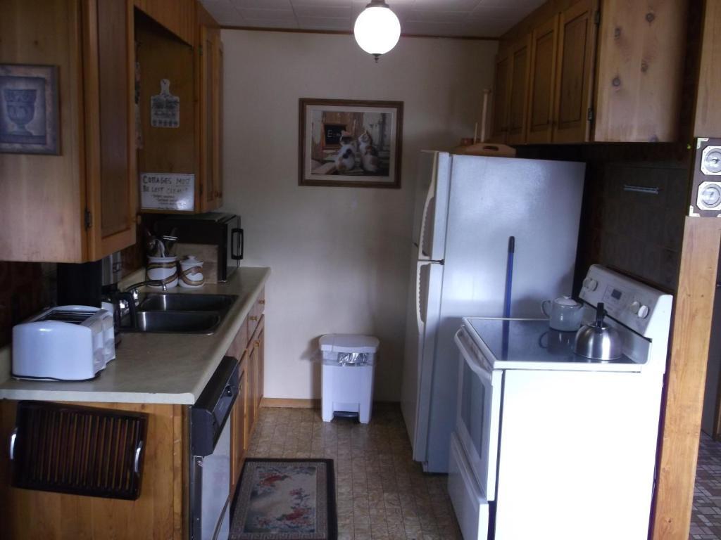 Chalkley'S Sandy Bay Cottage Resort Nipissing Beach Pokoj fotografie